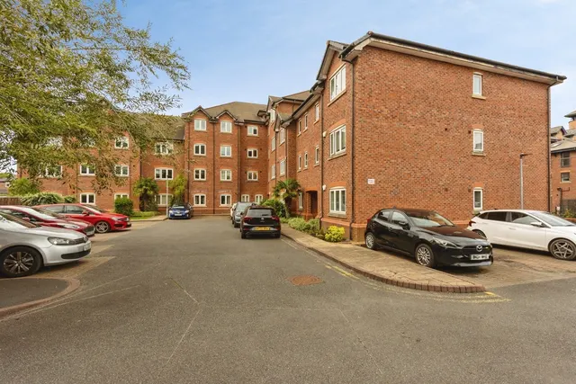Bridgewater Street, Sale, Greater Manchester, M33, photo 1
