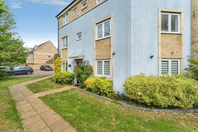 Photo 2 — Chambers Drive, Cambridge, Cambridgeshire, CB4