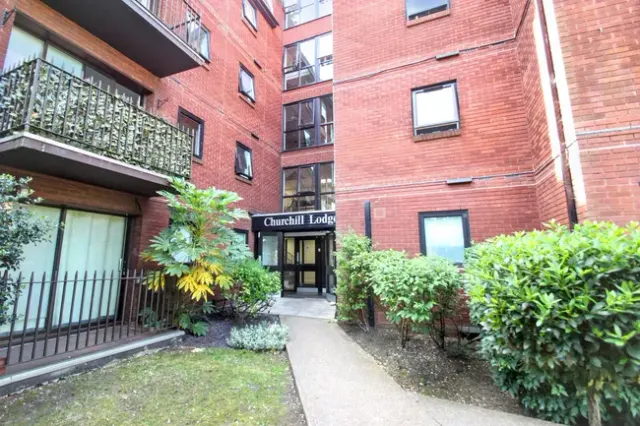 Savill Row, Woodford Green, IG8