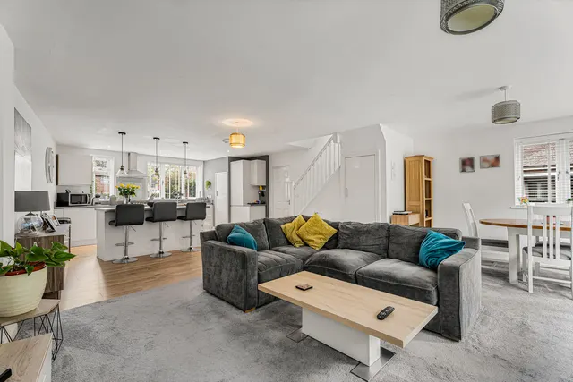 Briar Close, West Byfleet, KT14, photo 2