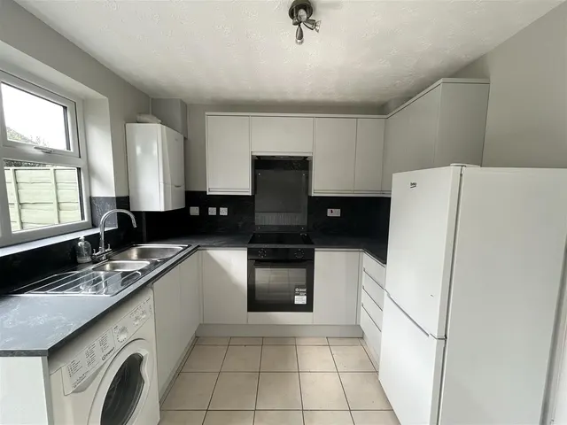 Photo 3 — Lavender Close, Manchester M23 9SH