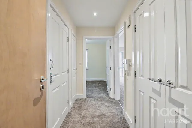 Pinner Road, Harrow, HA1, photo 3