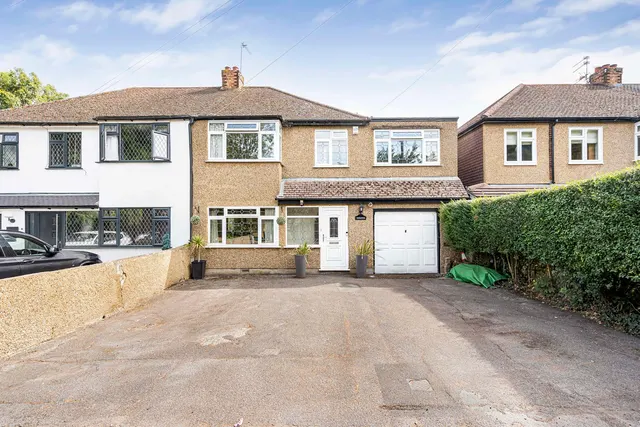 Penton Hook Road, Staines-upon-Thames, TW18, photo 1