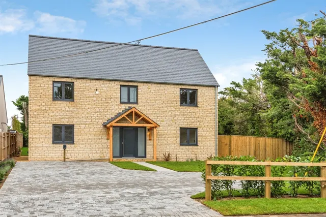 Well Lane, Curbridge, Witney, photo 1