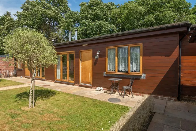 Little Abshot Road, Abshot, Warsash, photo 1