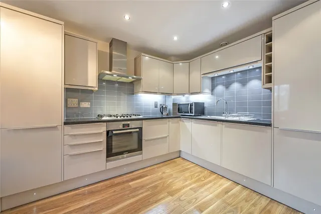 Pancras Way, London, E3, photo 2