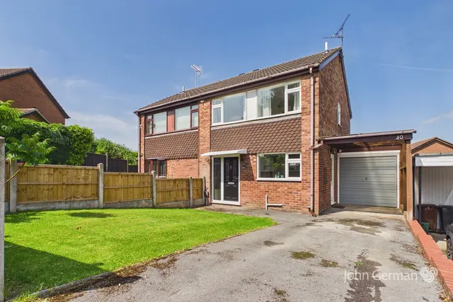 Marlborough Way, Uttoxeter, photo 1