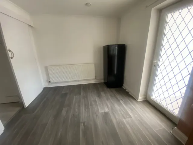 Cambridge Drive, Birmingham, B37, photo 3