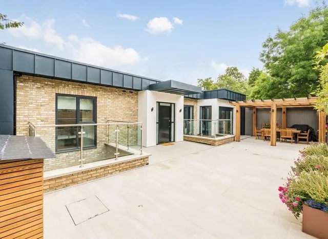 Rosemont Road, Acton, W3, photo 1