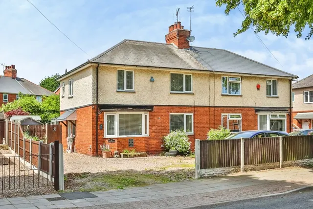 Central Avenue, Hucknall, NG15, photo 1