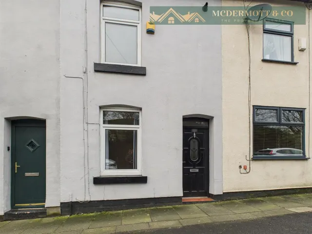 Manchester Road, Mossley, OL5, photo 1