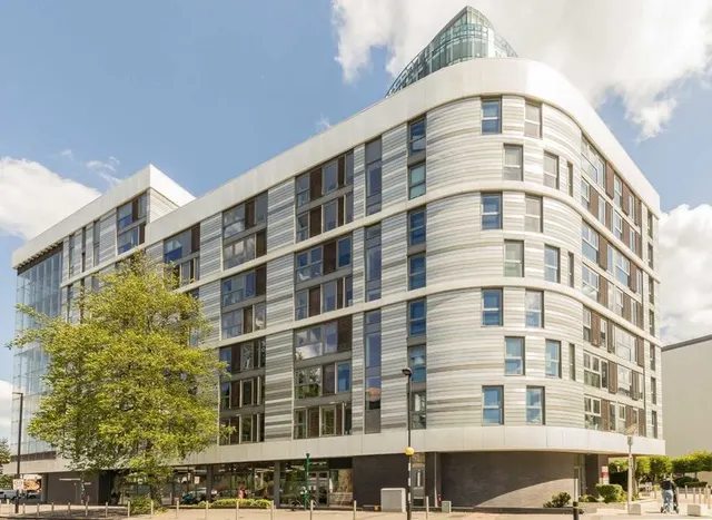 1 bedroom flat, Ealing Road, Brentford, TW8