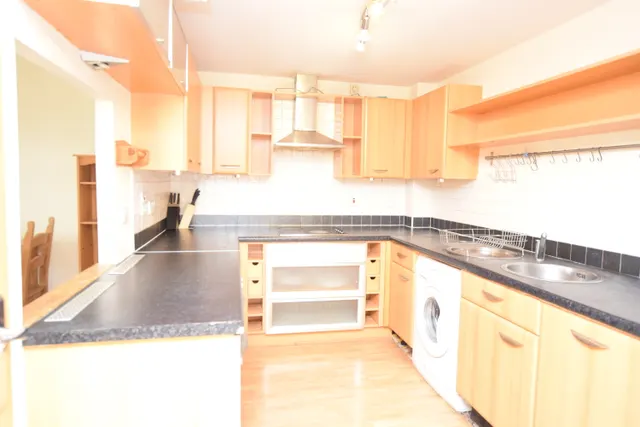 Royal Plaza, 2 Westfield Terrace, S1 4GG, photo 1
