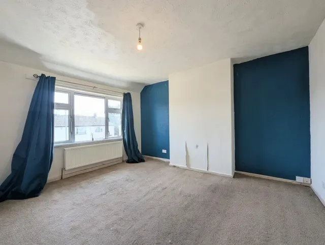 Photo 3 — Elder Road, Deighton