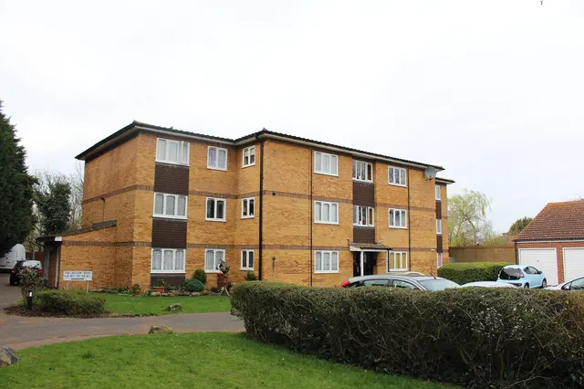 Fox Hollow Drive, Bexleyheath, photo 1