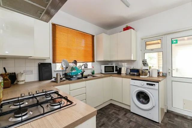 Cyril Road, Bournemouth, BH8, photo 3