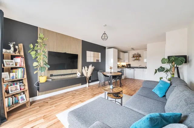 Alderson Grove, Hersham, KT12, photo 2