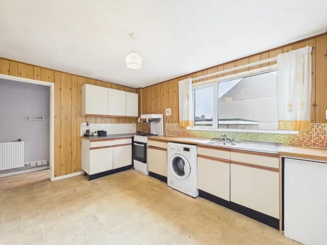 Royal Navy Avenue, Keyham, PL2, photo 3