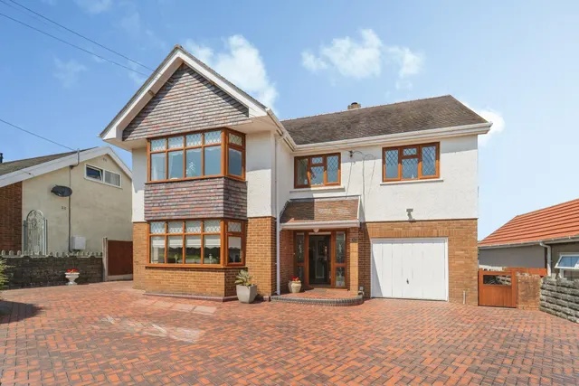 Bryngwyn Road, Llanelli, SA14, photo 1