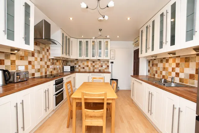 Aldershot Road, Guildford, GU2, photo 3