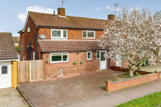 St. Vincent Drive, St. Albans, Hertfordshire, AL1 5SL, photo 1