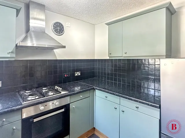 Campion Drive, Kettlebrook, B77, photo 3