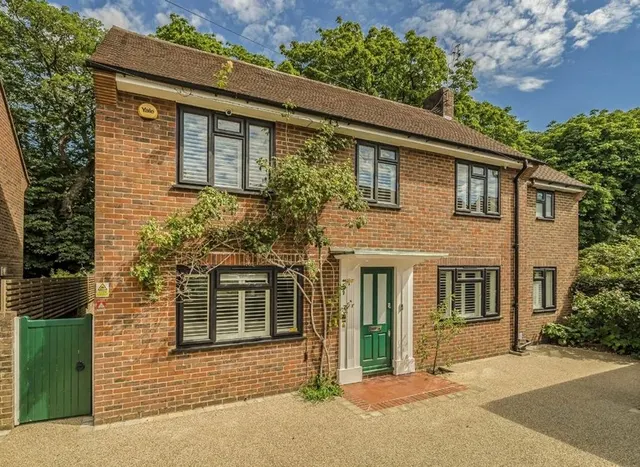 Broomfield, Sunbury-On-Thames, TW16, photo 1