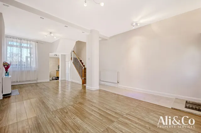 Photo 3 — Hampden Road, Grays, Essex, RM17 5JW