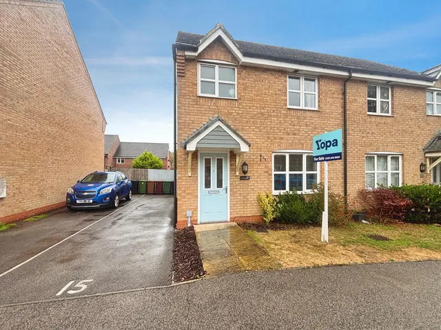 Bishops Gate, Lincoln, LN1, photo 1