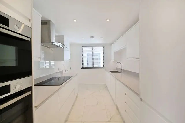 Photo 2 — Curzon Street, London, W1J 5HG