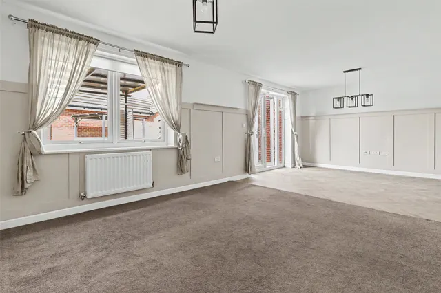 Meadowland Road, Chivenor, EX31, photo 3