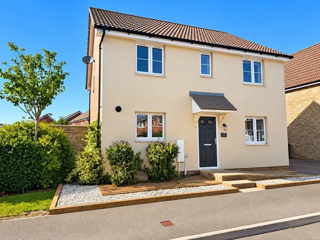 Meadowland Road, Chivenor, EX31, photo 1