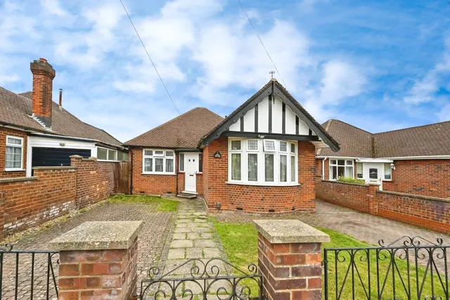 Welbury Avenue, LUTON, Bedfordshire, LU3, photo 1