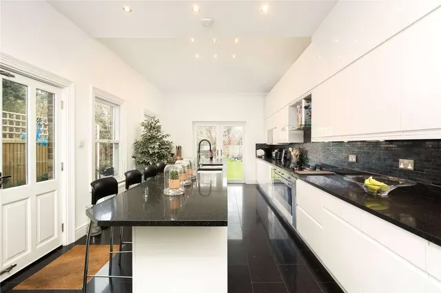 Photo 2 — Kingston Hill, Kingston upon Thames, Surrey, KT2 7PW