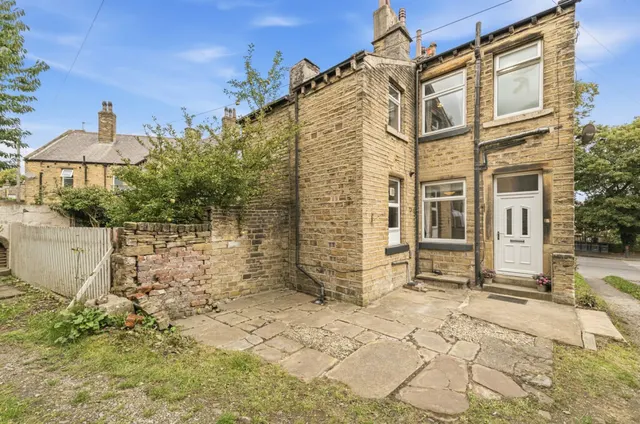 Acre Street, Lindley, photo 1