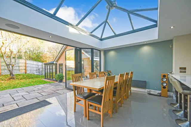 Haywain Close, Swindon, SN25, photo 3