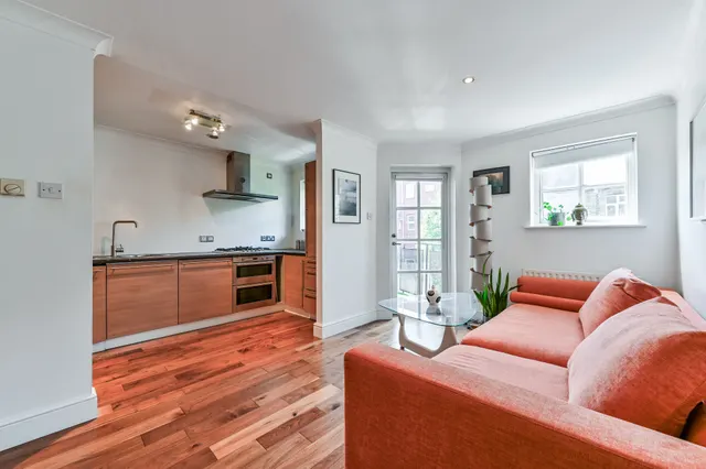11 Levyne Court, Pine Street, London, photo 1