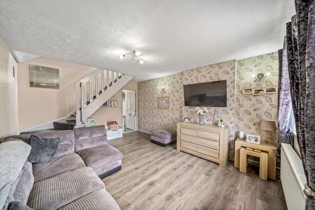 Photo 2 — Rogerton Close, Leigh, Leigh, WN7 2BZ