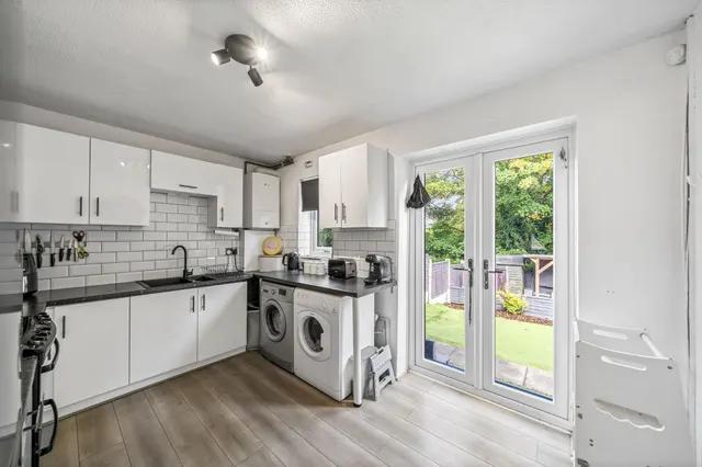 Photo 3 — Rogerton Close, Leigh, Leigh, WN7 2BZ