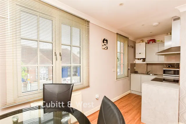 Lesbourne Road, Reigate, RH2, photo 3