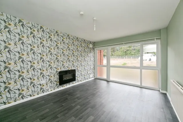 Llanelian Road, Old Colwyn, LL29, photo 2