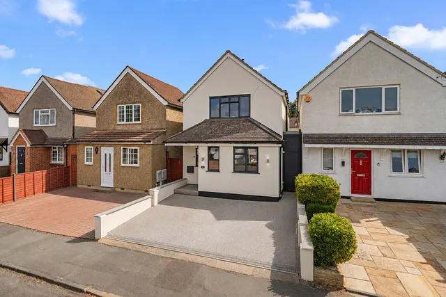Bourneside Road, Addlestone, KT15, photo 1