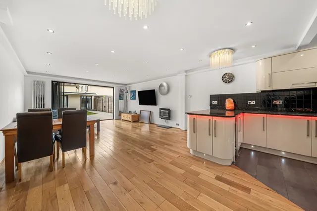 Bourneside Road, Addlestone, KT15, photo 3