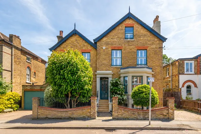 6 bedroom house — Cambridge Road, Bromley, Kent, BR1