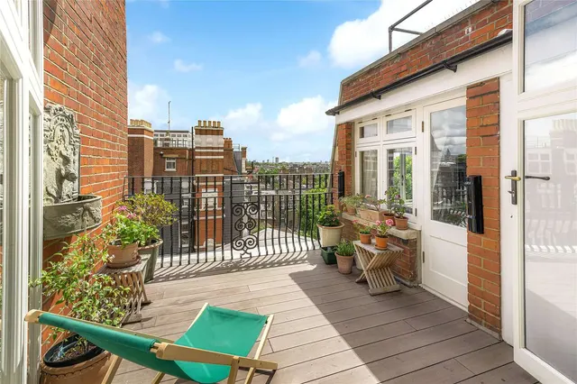 Iverna Court, London, W8 6TS, photo 1