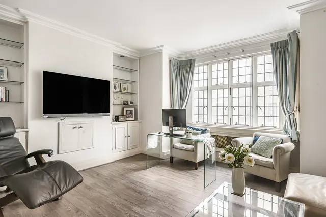 Brompton Road, South Kensington, SW3, photo 1