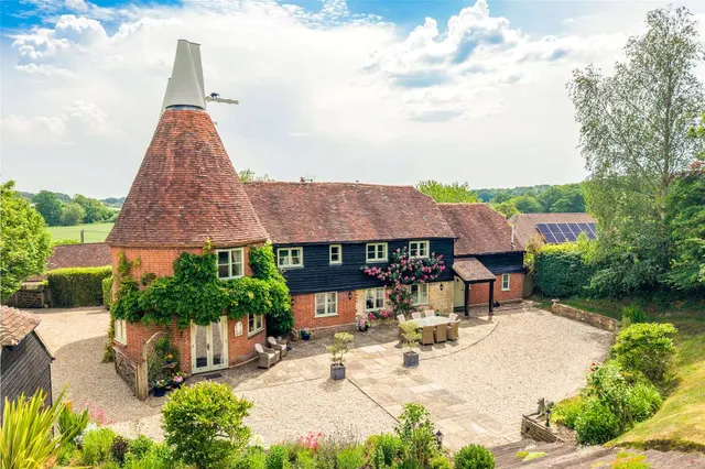 Bodiam, Robertsbridge, East Sussex, TN32 5UN, photo 1