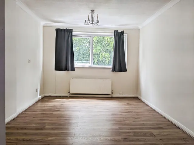Onslow Gardens, Wallington, SM6, photo 2