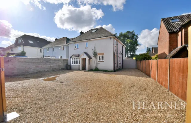Ringwood Road, BH22, photo 1