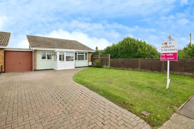 Burnt Hill Way, Lowestoft, photo 1
